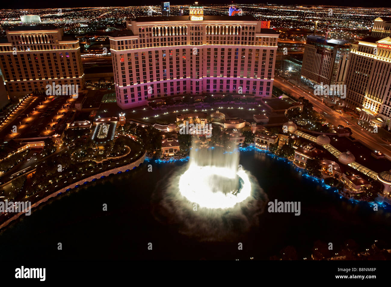 Tanzende Fontänen des Bellagio - Nachtaufnahme - Las Vegas Bellagio Hotel Casino - Strip Stockfoto