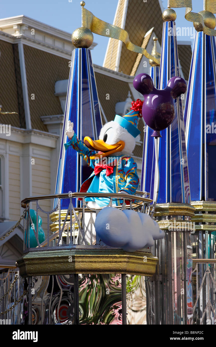 Donald Duck auf Parade Float, Main Street USA, Walt Disney World Magic Kingdom Theme Park in Orlando, Florida, USA Stockfoto