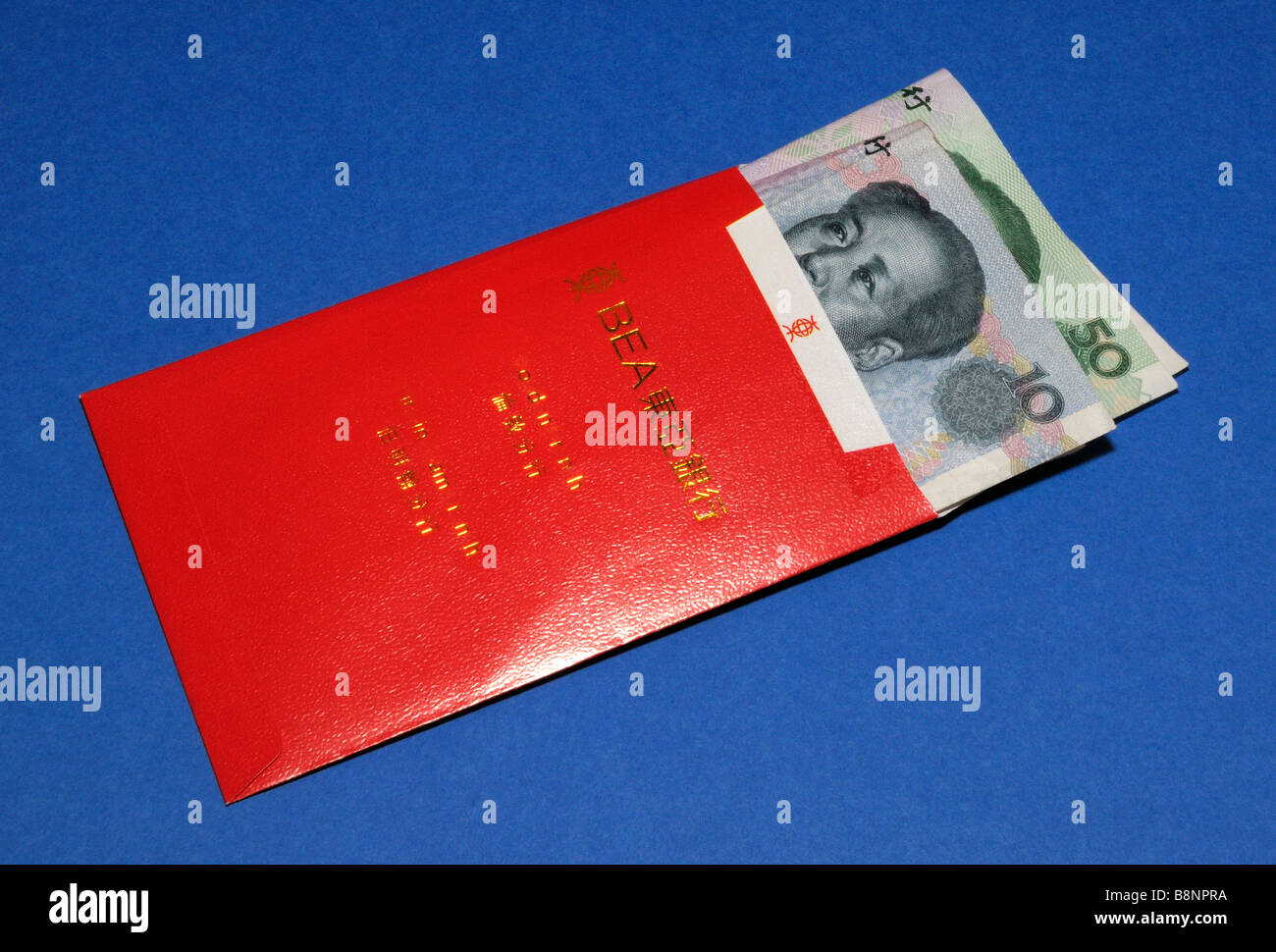 Roten Umschlag mit Geld, in der Regel an Chinese New Year Stockfoto
