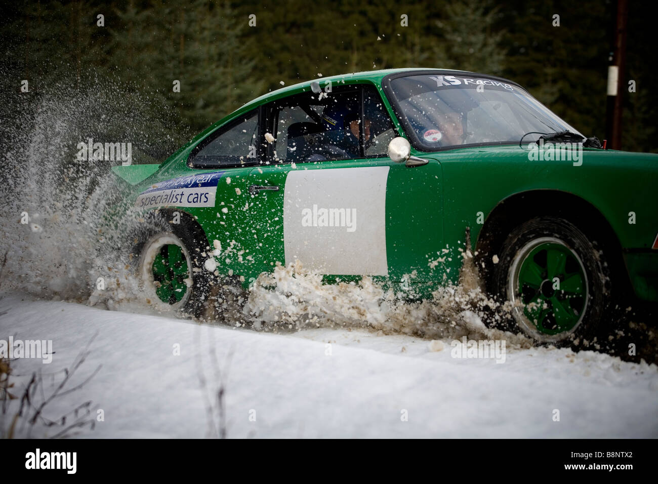Porsche 911 Rallye in Kielder Forest Stockfoto