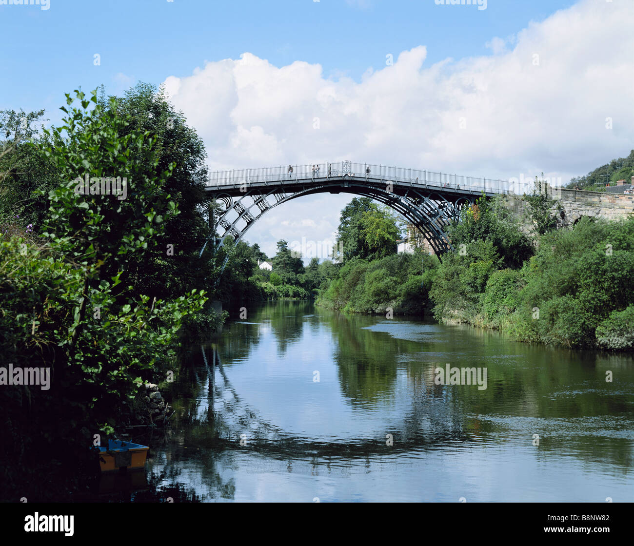 Eiserne Brücke über den Fluss Severn bei Ironbridge Shropshire England GB Stockfoto