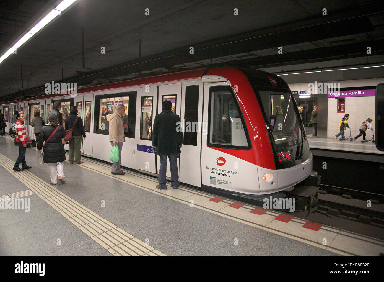 Sagrada Familia Station Barcelona, Spanien Stockfotografie Alamy