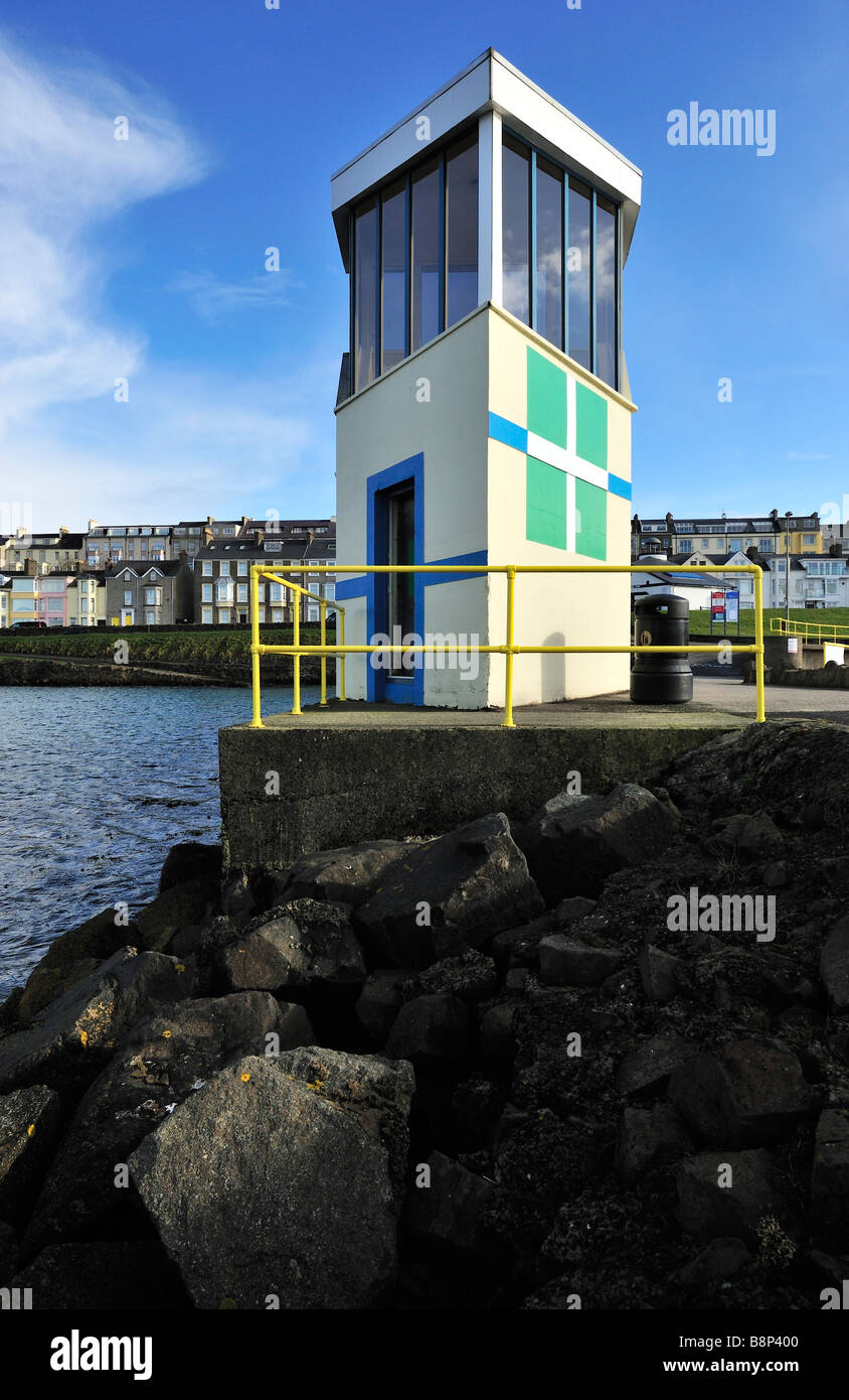 Hafengebäude in Portrush County Antrim Stockfoto