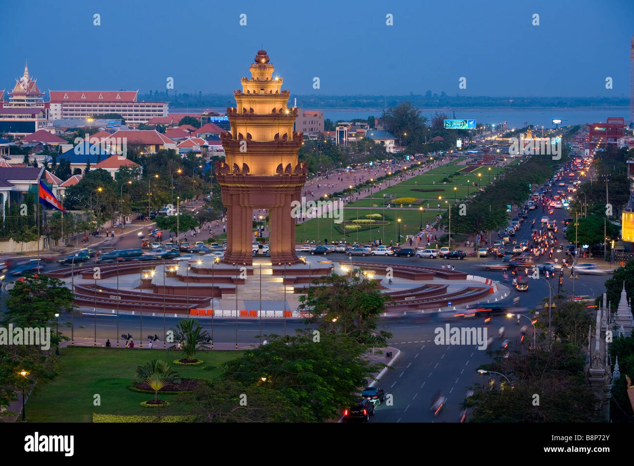 Foto des Independence Monument am Abend Phnom Penh Kambodscha Stockfoto