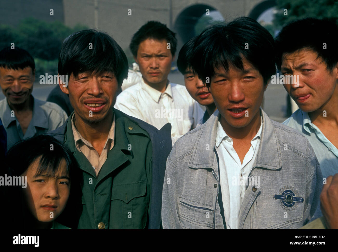 Menschen in China, Chinesisch, chinesische Männer, Männer, Männer, Tagelöhner, Tag Arbeitnehmern, Arbeitslosen, Xian, Provinz Shaanxi, China Stockfoto