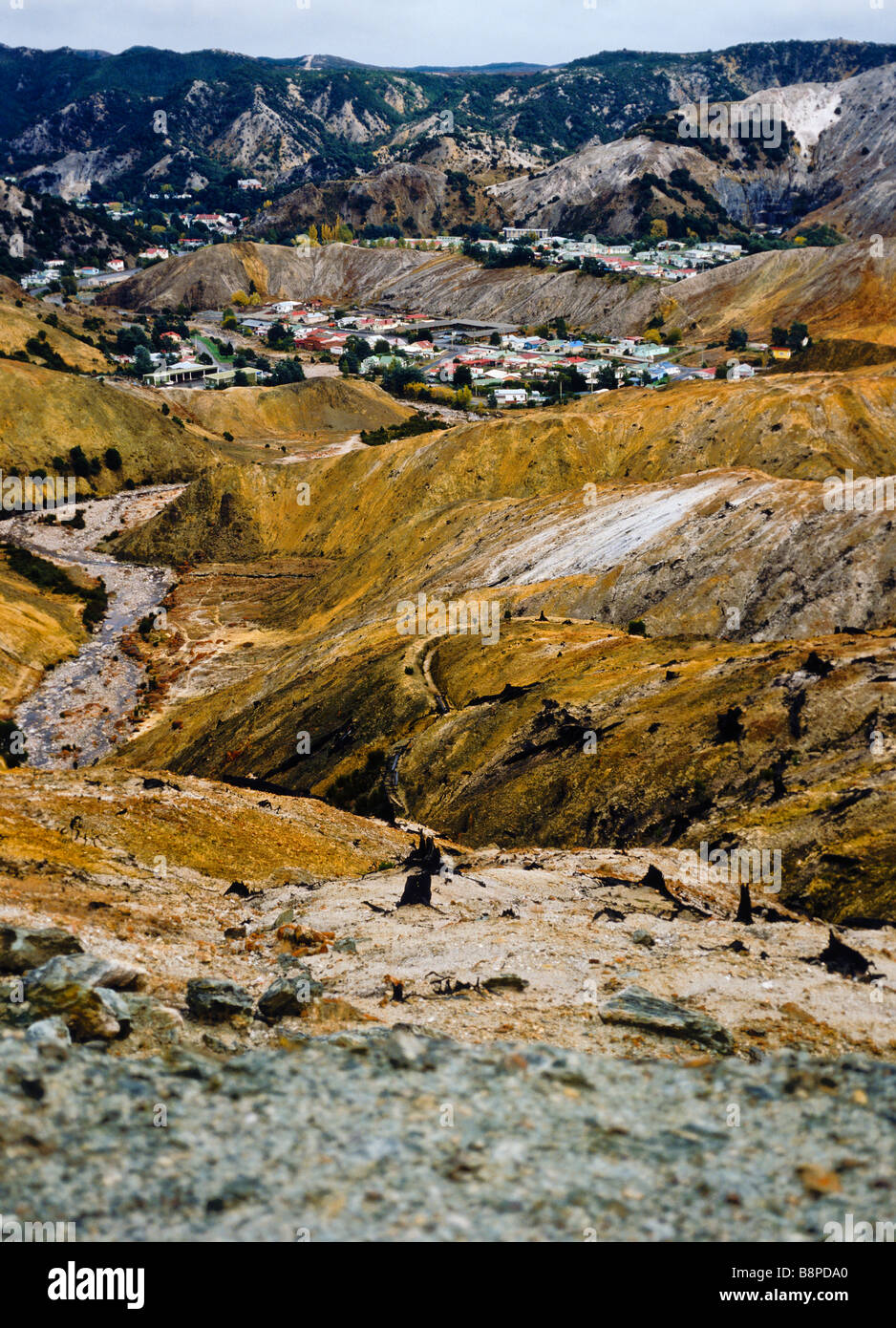 Saurer Regen erodierten Hügel, Queenstown, Tasmanien Stockfoto