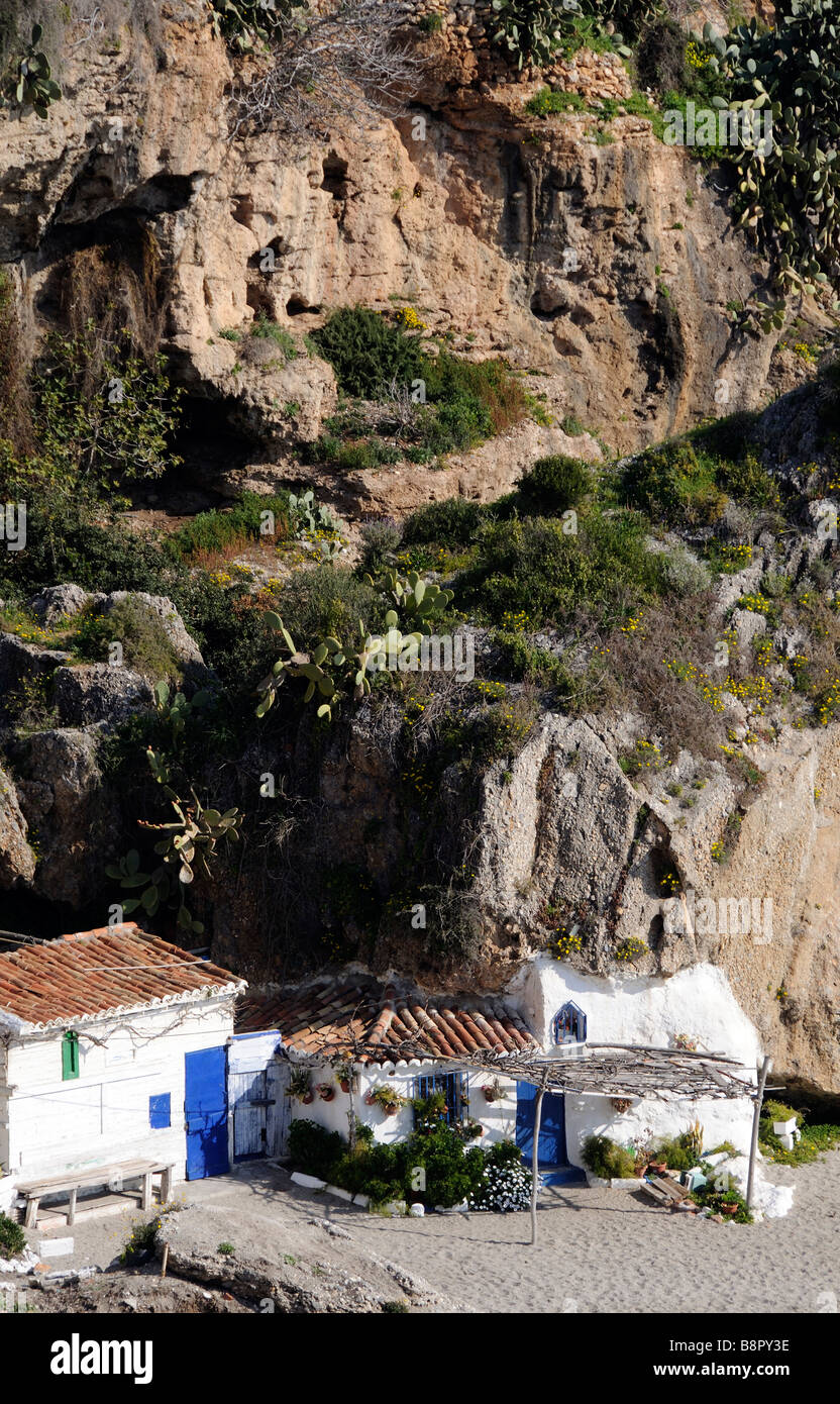 Playa del Salon in Nerja Südspanien nach Hause am Strand ein attraktives Haus mit Garten und Blick aufs Meer, das Mittelmeer Stockfoto