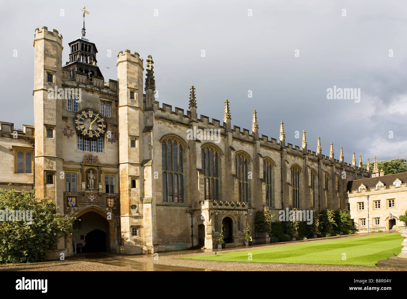 Trinity College Kapelle Cambridge aus der Great Court Stockfoto