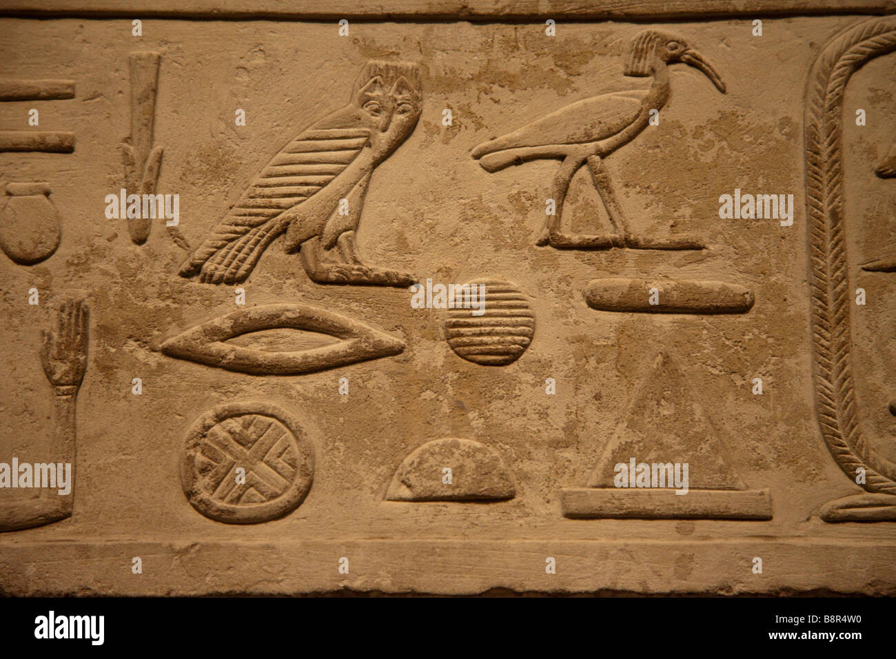Eygiptian Symbole auf dem alten Grab Stockfoto