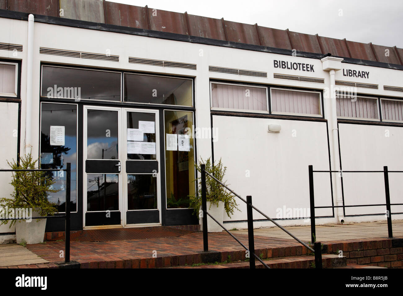 öffentliche Bibliothek oder Biblioteek Voortrek street Swellendam in Südafrika Stockfoto