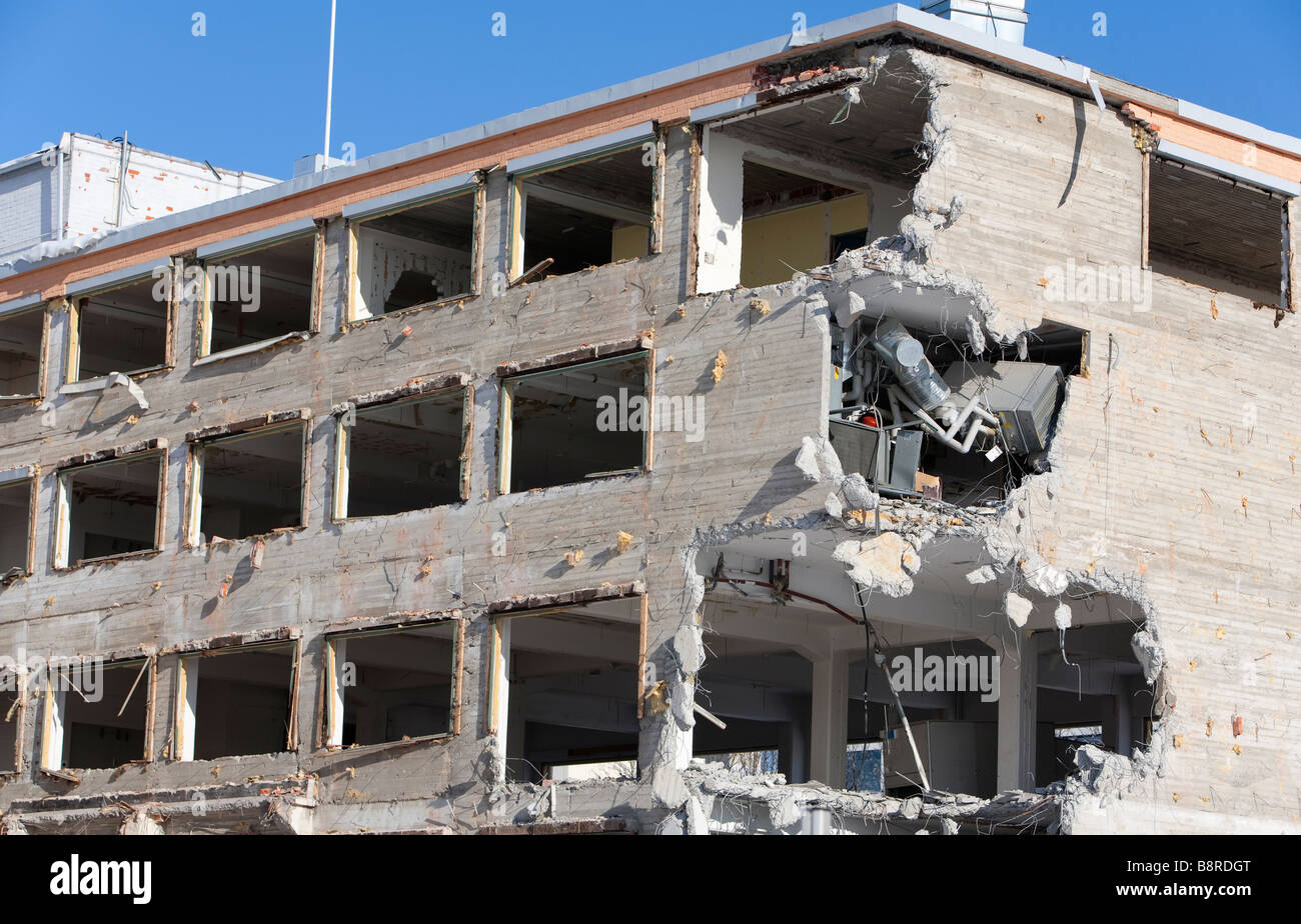 Mit dem Abriss eines alten Gebäudes, Finnland Stockfoto