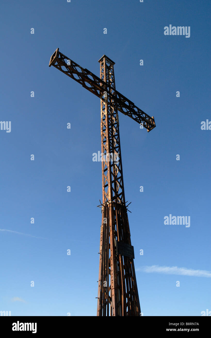 Kreuz auf der Spitze den Untersberg bei Salzburg in Österreich Stockfoto