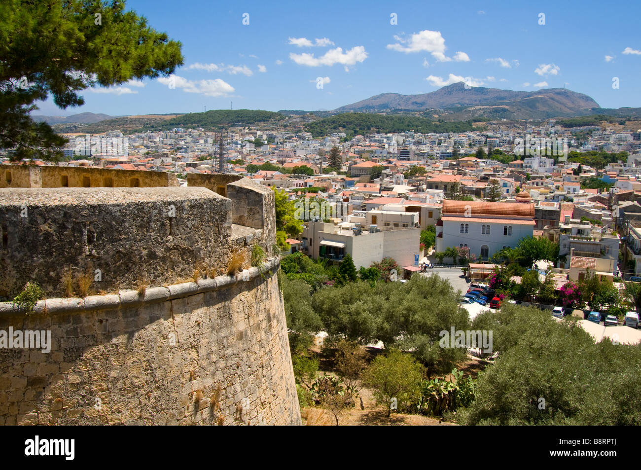 Rethymnon / Rethymnon, Kreta, Griechenland. Blick über die Stadt von der Festung Stockfoto