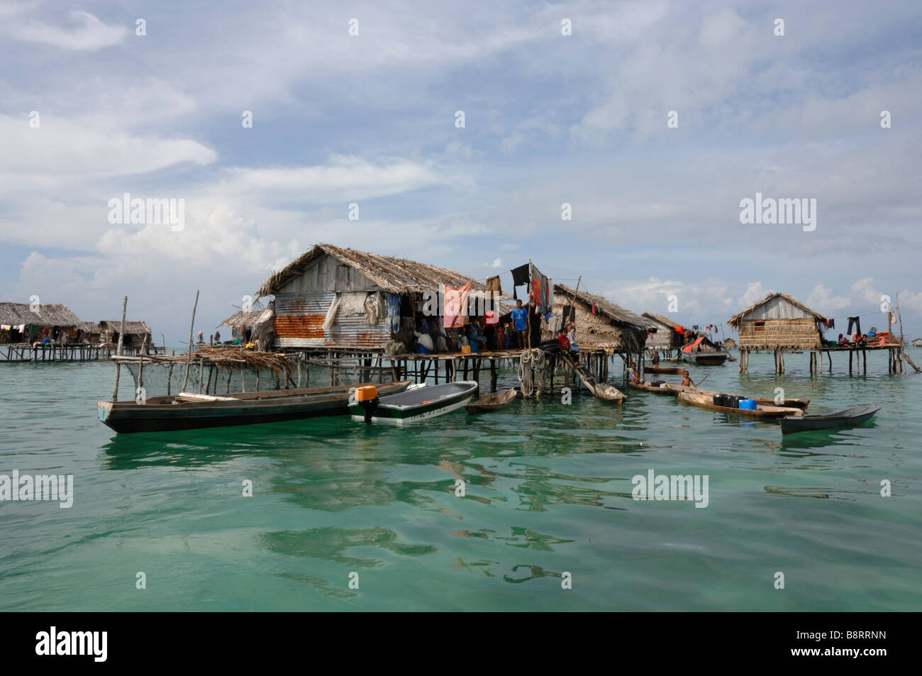 Bajau Laut Kampong und Hausboot Pulau Gaya Semporna Sulusee Malaysia in Südostasien Stockfoto