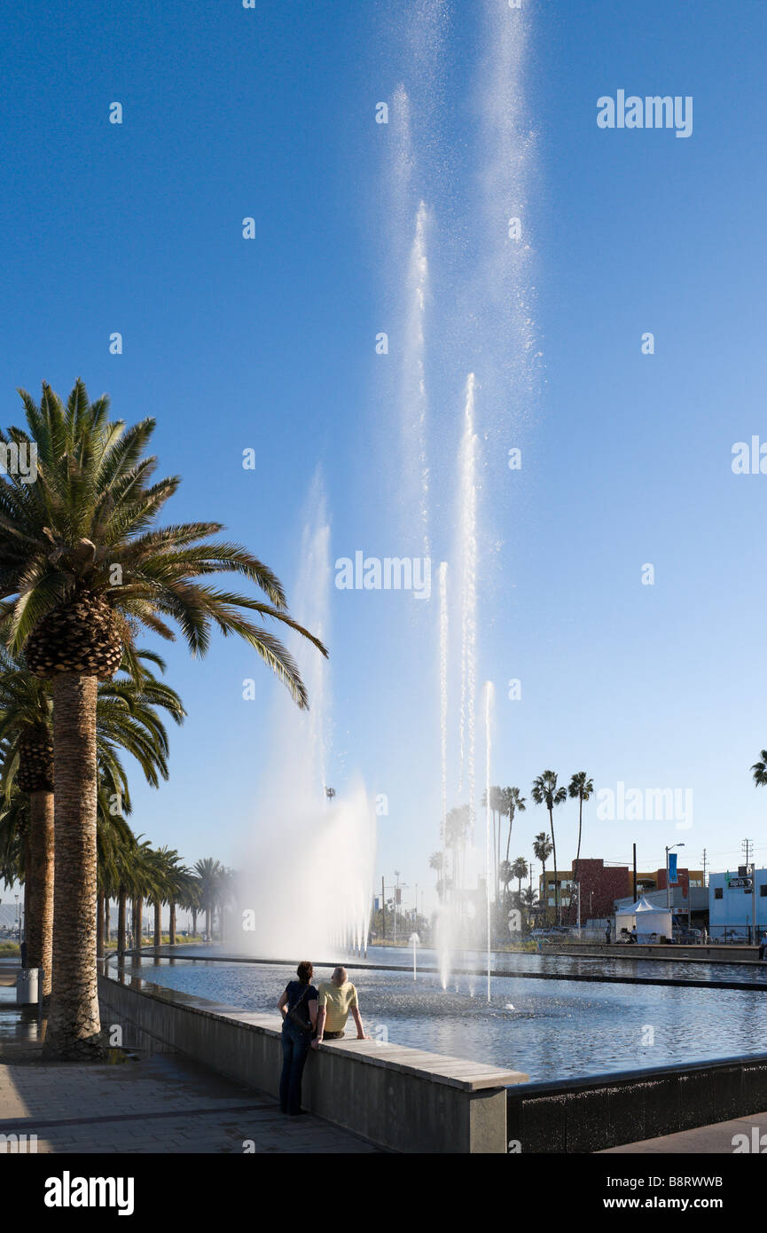 Gateway Plaza Fanfare Brunnen Wasser Tanzshow, Cruise Terminal, Port of Los Angeles, San Pedro, Los Angeles, Kalifornien Stockfoto