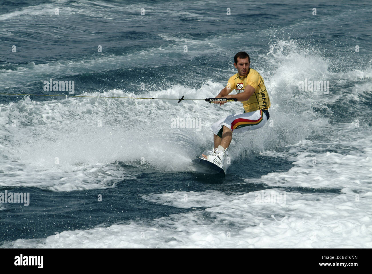 Kitesurfer in Aktion, Spanien, Balearen, Mallorca Stockfoto