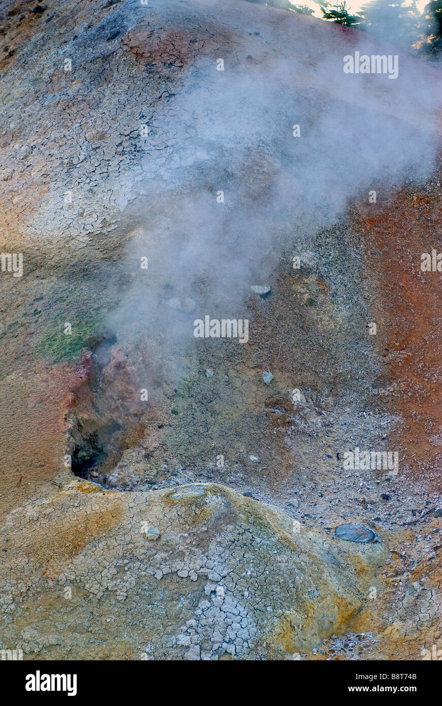 Fumarolen Dampf Öffnungen im Bereich der Schwefel-Werke in Lassen Volcanic Nationalpark Kalifornien USA Stockfoto