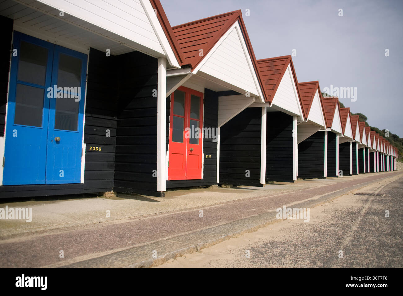 Strandhütten in Bournemouth Stockfoto