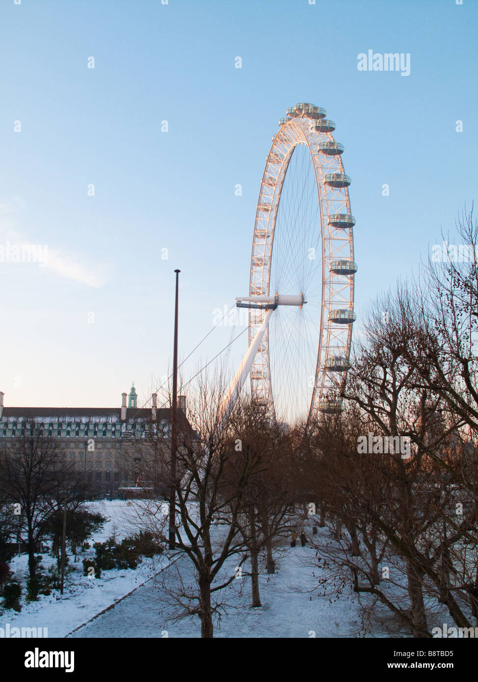 Das London Eye im Schnee Stockfoto