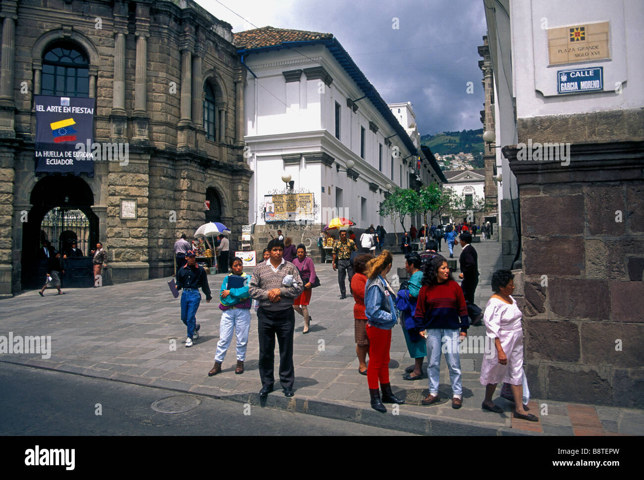 Ecuadorans, ecuadorianischen Volk, Calle Garcia Moreno, der Plaza de la Independencia, Quito, Provinz Pichincha, Ecuador, Südamerika Stockfoto