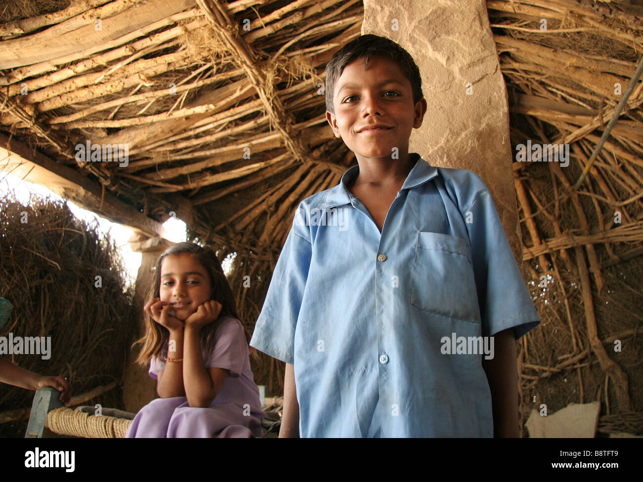 Schuljunge in Thar-Wüste, Rajasthan, Indien Stockfoto