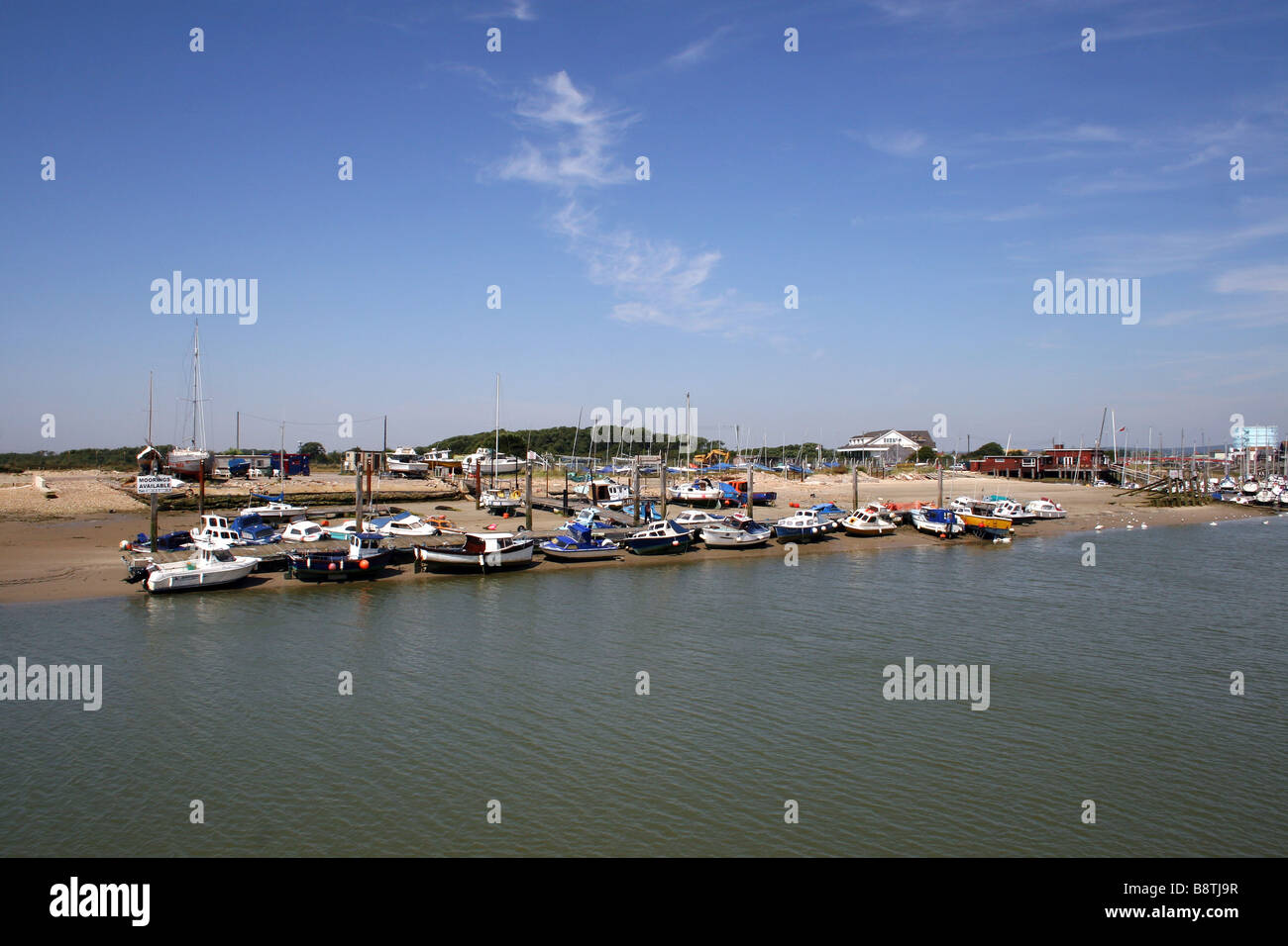 DER FLUSS ARUN IN LITTLEHAMPTON IN WEST SUSSEX UK. Stockfoto