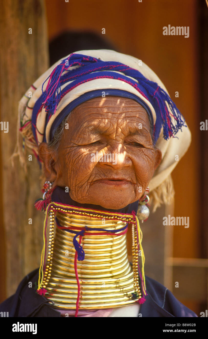 Padaung Frau mit Halsringen, Dorf in der Nähe von Loi Kaw östlichen Burma Stockfoto