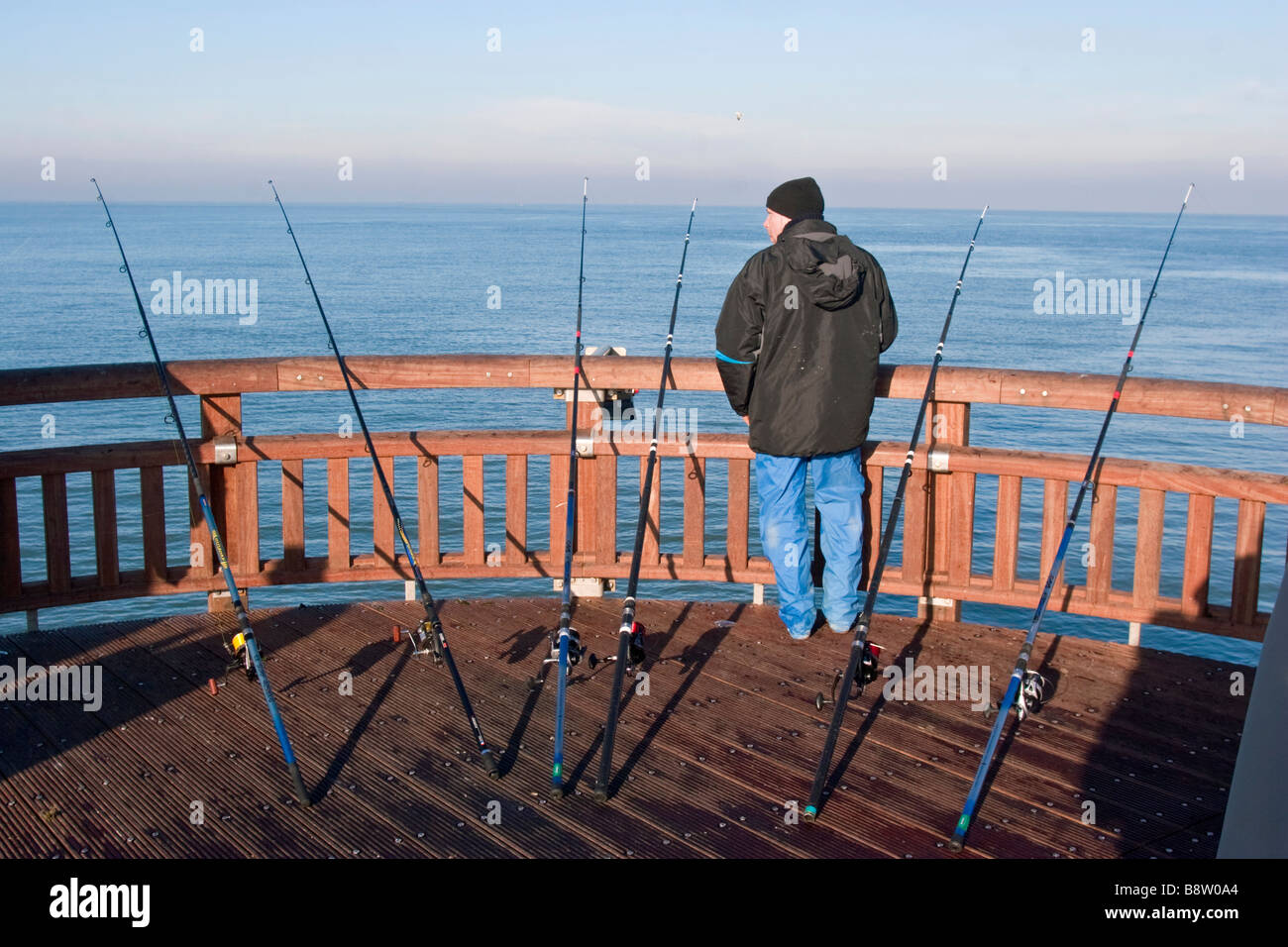 Sportfischen im Meer, Pas-de-Calais, Calais, Frankreich. Stockfoto