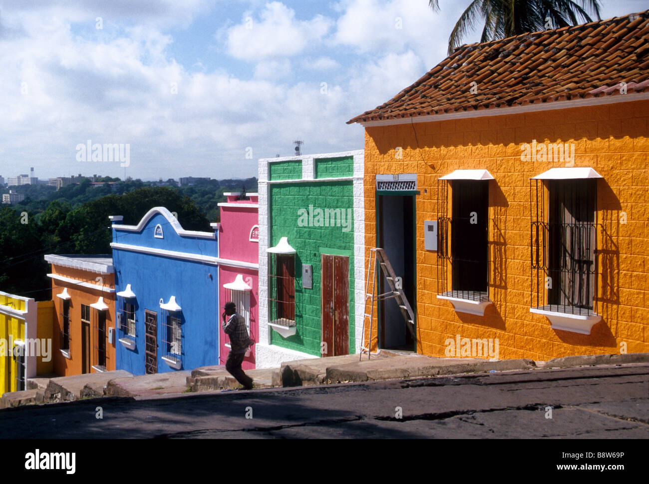 Bunte Häuser der kolonialen Stadt Ciudad Bolivar Stockfoto