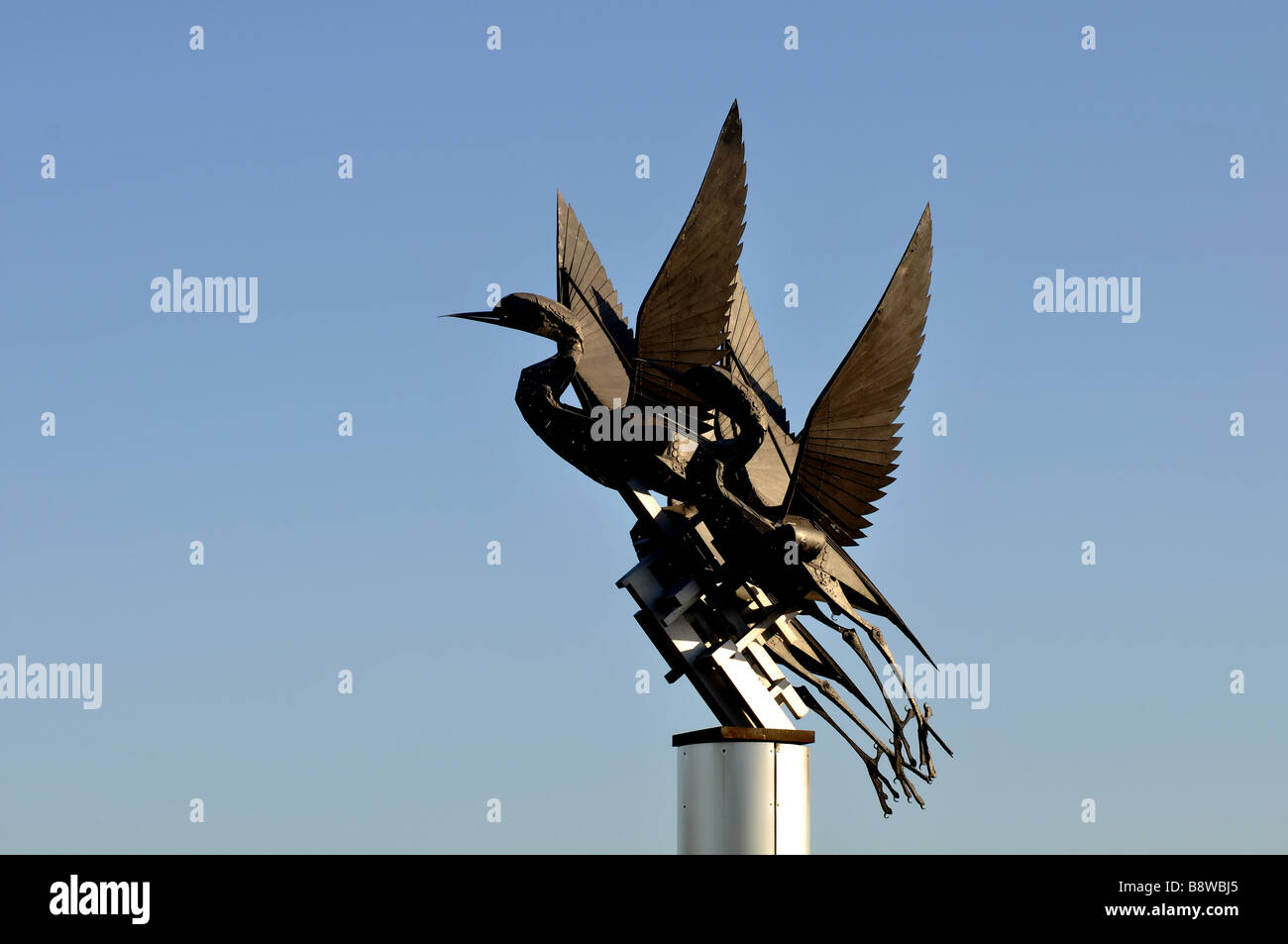 Vogel-Skulptur am Flughafen Birmingham, England, UK Stockfoto