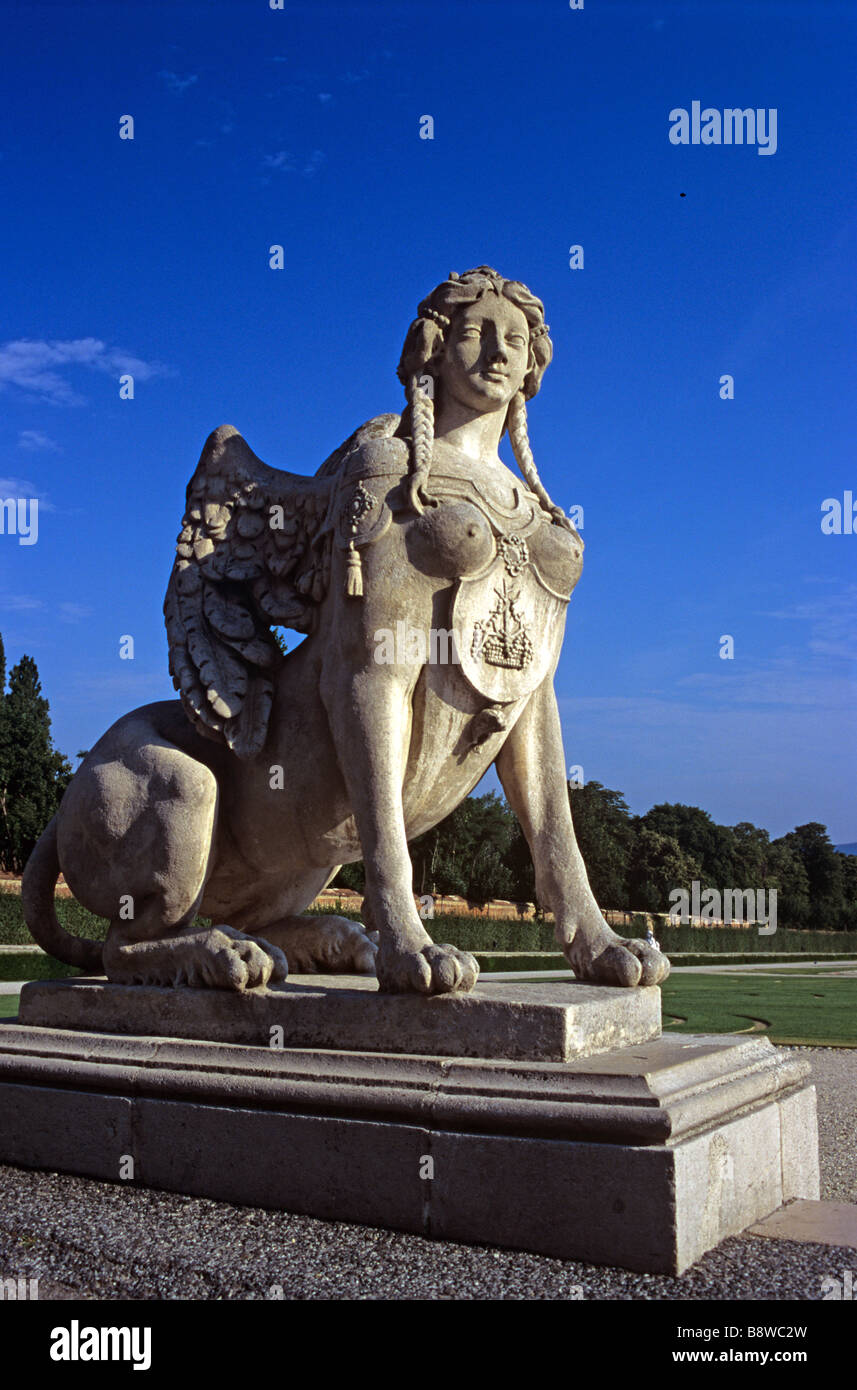 SphinxStatue oder Skulptur in den Gärten des Barock Schloss Schloss