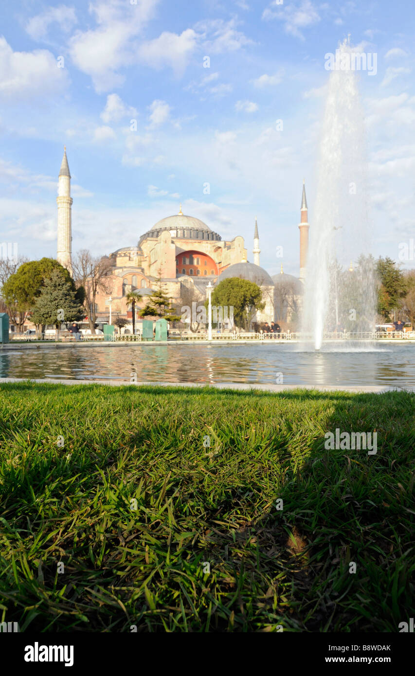 Die Haghia Sophia, einer ehemaligen Byazntine Kathedrale in Sultanahmet-Platz, Istanbul, Türkei Stockfoto