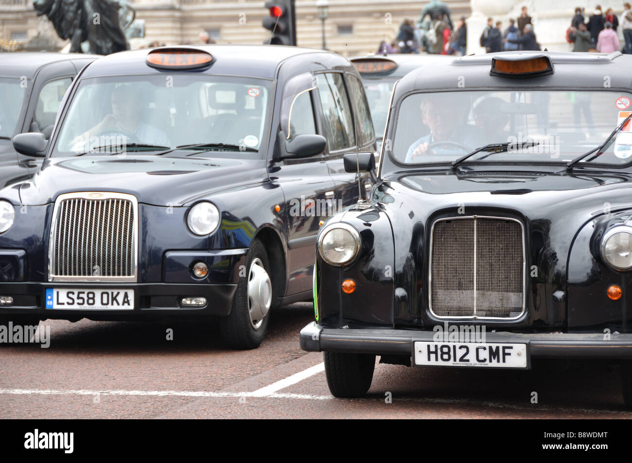 Schwarze Taxis, London, England. Stockfoto