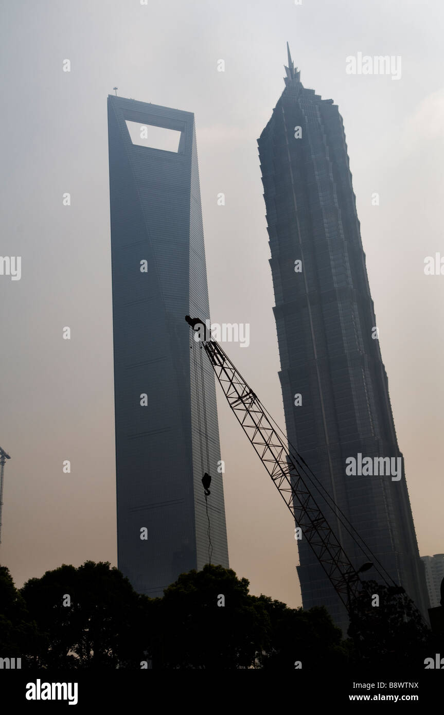 Shanghai in den Himmel gebaut. neue Baustelle des IFC-Gebäude mit Jin Mao Tower & finanziellen Gebäude der Welt Stockfoto