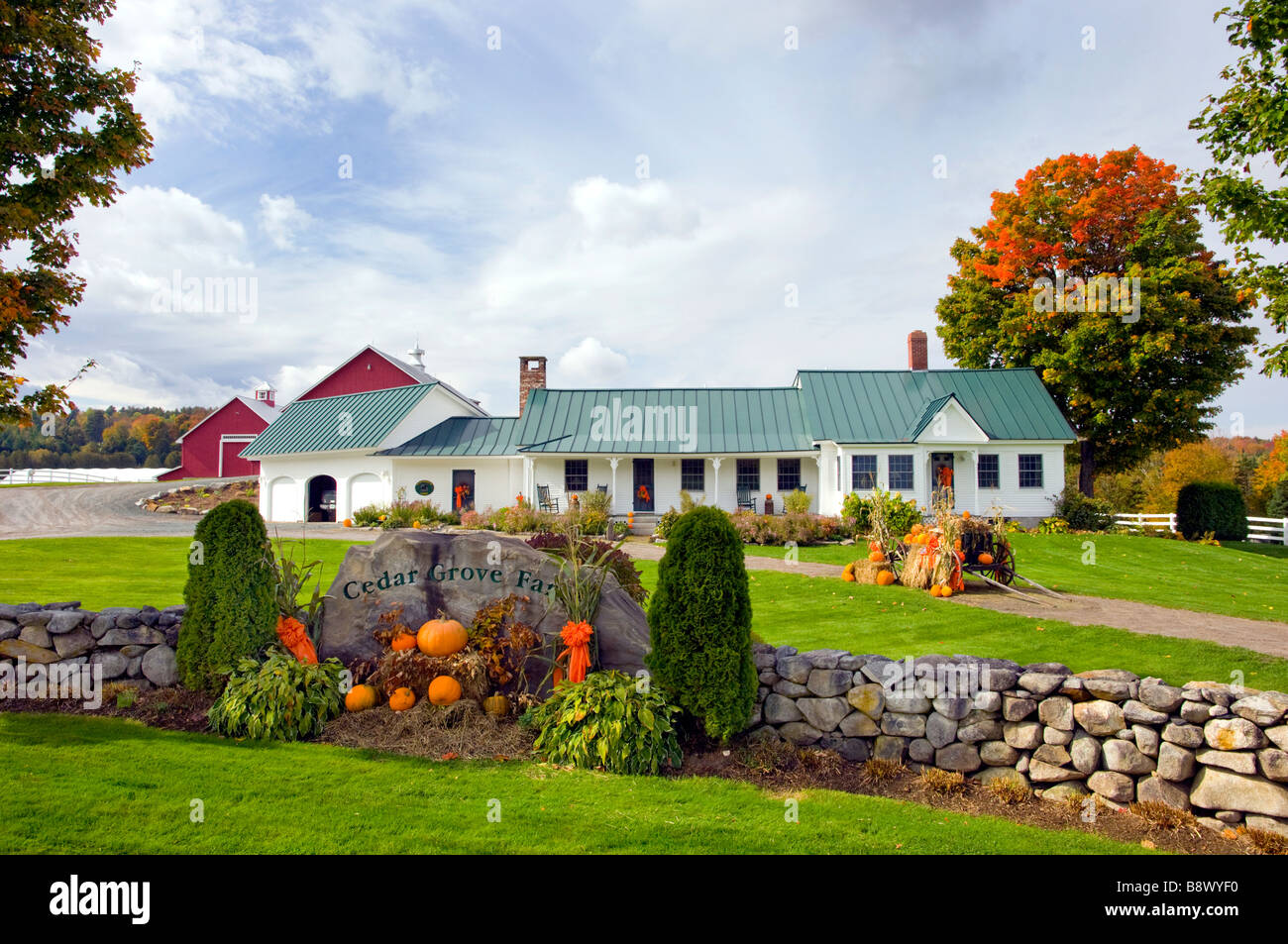 Herbst Dekoration mit Kürbissen auf der Cedar Grove Farm bei Peacham Vermont USA Stockfoto