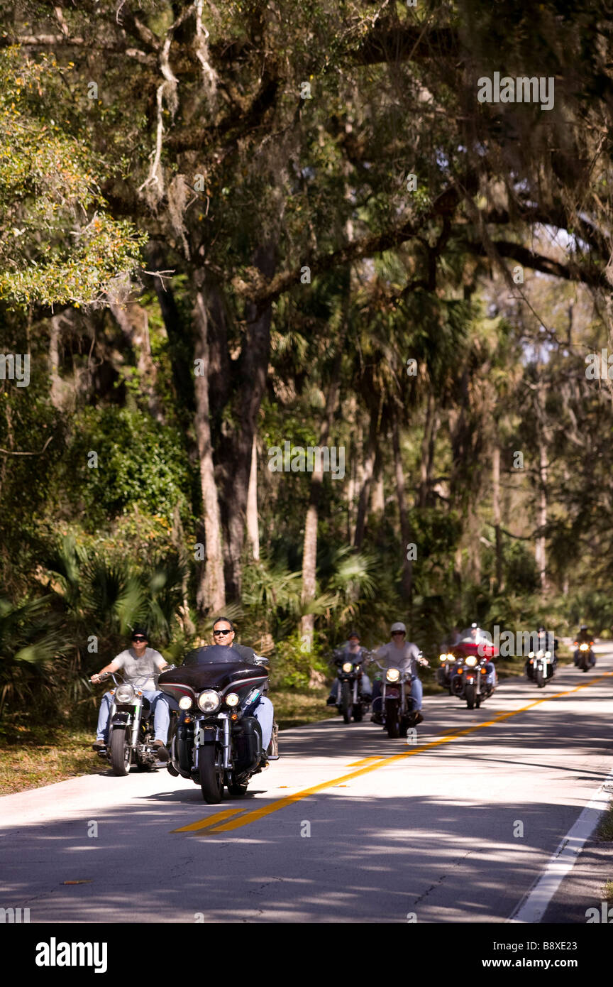 Motorradfahrer auf Roadtrip entlang Old Dixie Highway in der Nähe von Daytona Florida USA Stockfoto