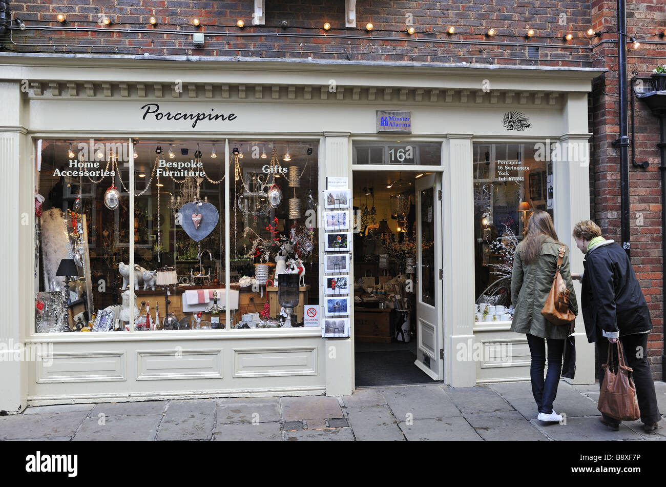 Einkaufen in York nur zu redaktionellen Zwecken Stockfoto