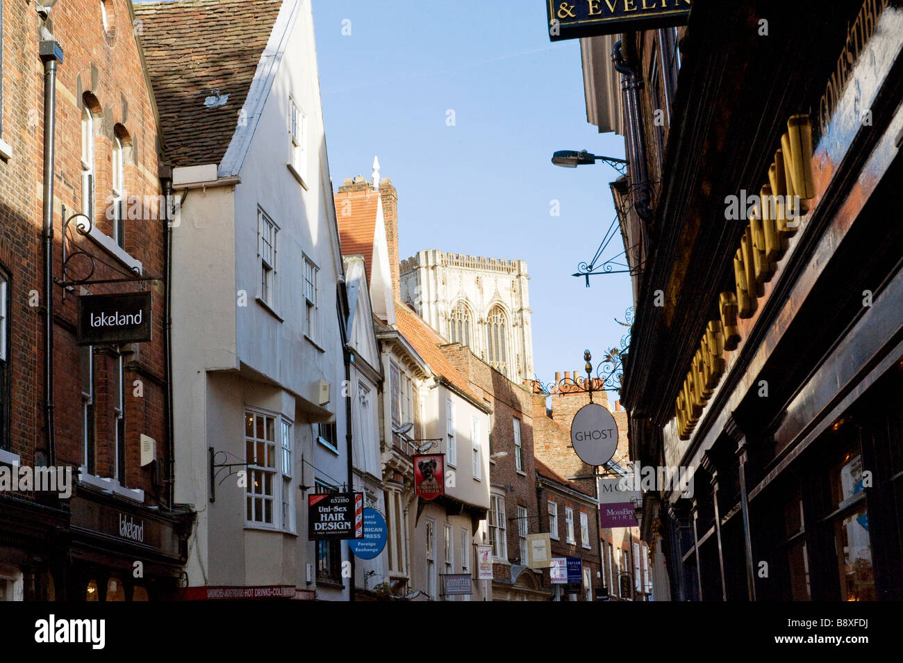 York einkaufen Stonegate von St Helen's Square zu der Minster für nur zur redaktionellen Nutzung führt Stockfoto