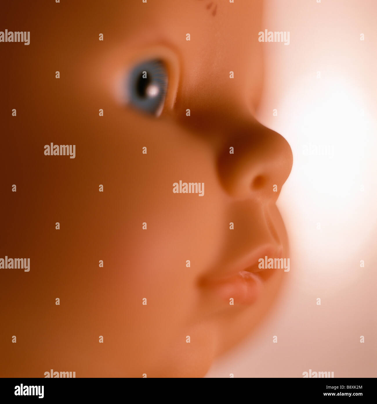 Nahaufnahme von einem Baby Puppe s Gesicht zeigt die Gesichtszüge Stockfoto