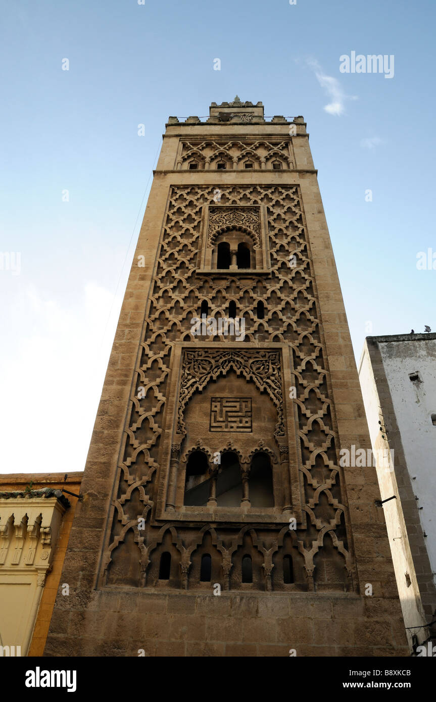 Moschee Steinarbeiten Dar el Mahzane Minarett Turm komplizierten kunstvollen Details Medina Casablanca Marokko Stockfoto