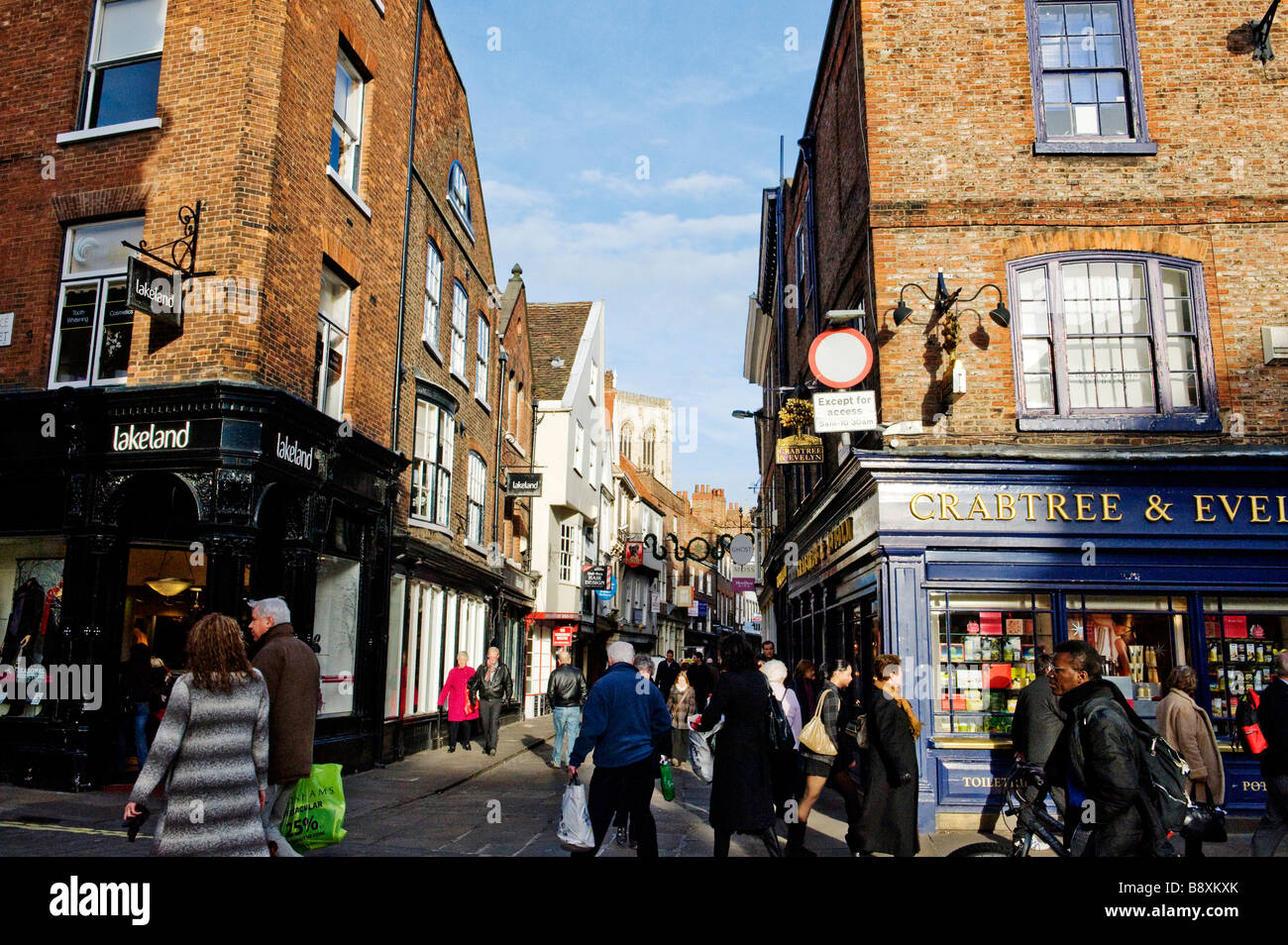 York einkaufen Stonegate von St Helen's Square zu der Minster für nur zur redaktionellen Nutzung führt Stockfoto
