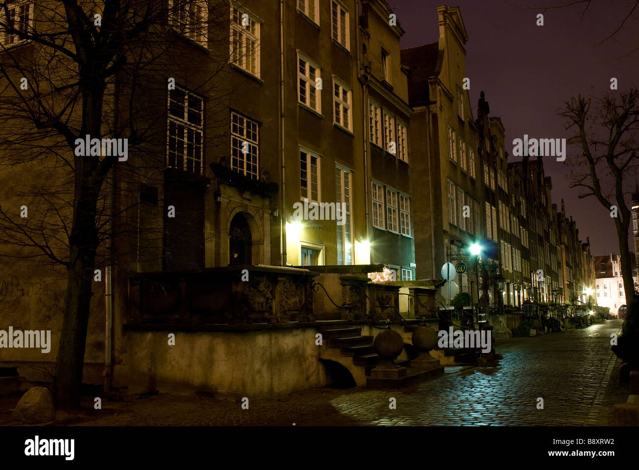Danzig in der Nacht. Foto der Mariacka Street. Stockfoto