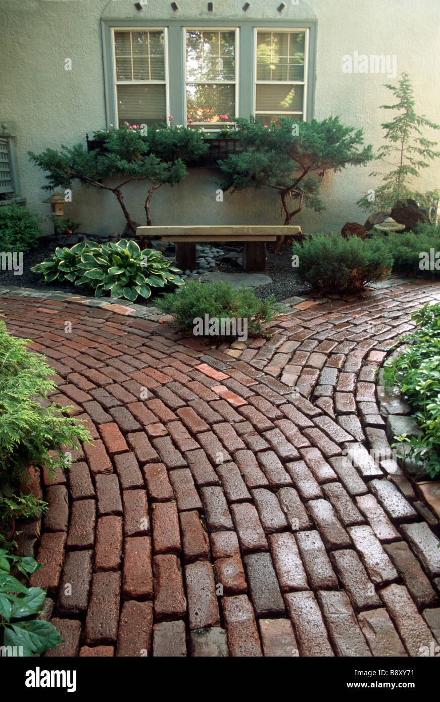 Geborgenen Stein Stadtstrasse Fertiger Erstellen Wege In Minneapolis Minnesota Vorgarten Garten Sommer Stockfotografie Alamy