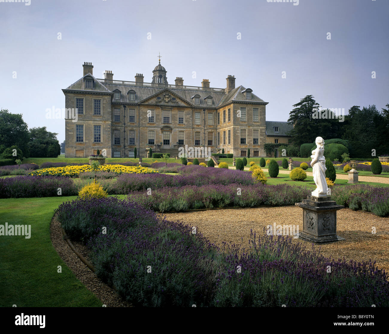 Der North Front und Dutch Garden von Belton House eine Restauration Landhaus erbaut 1685-88 Stockfoto