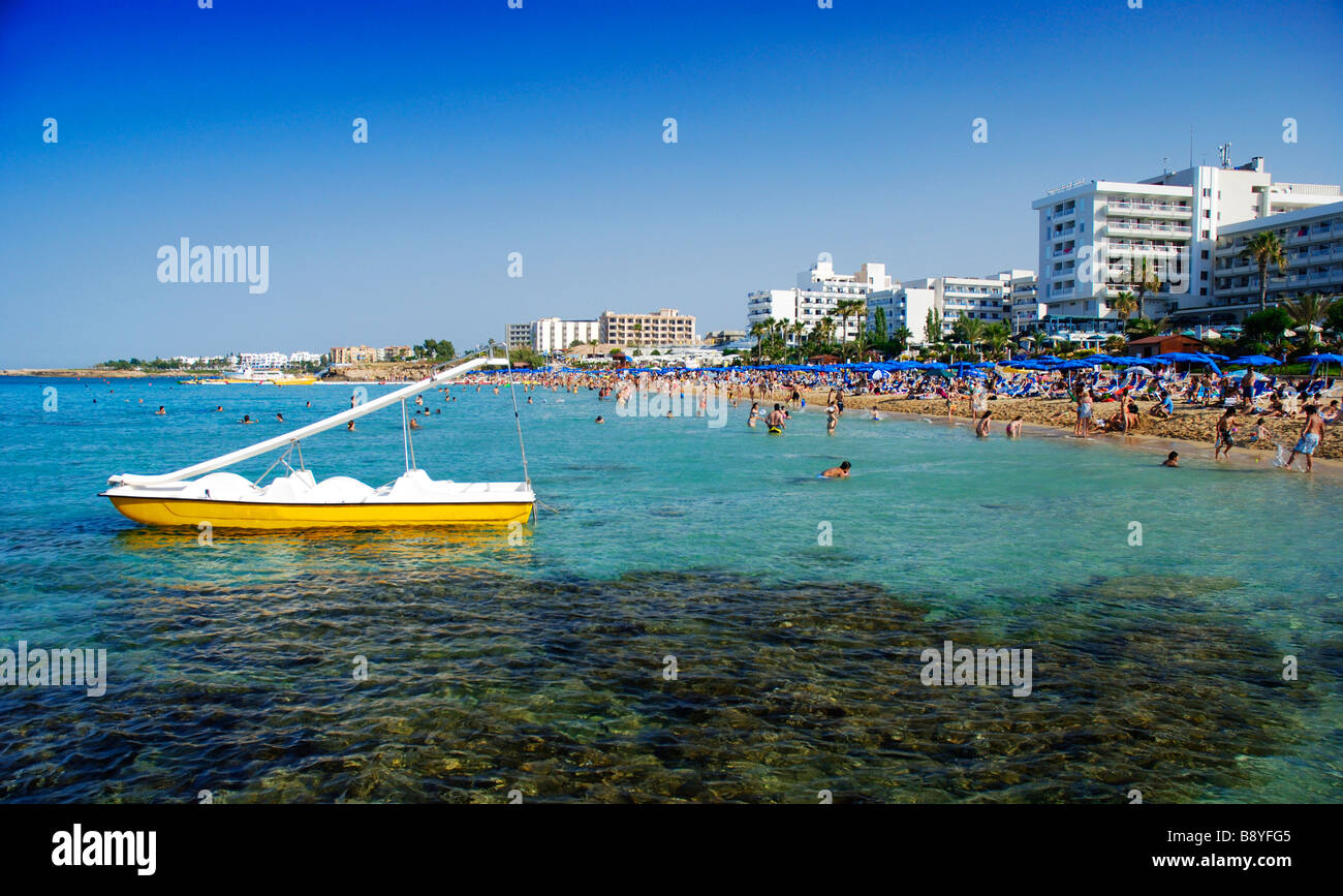 Strandleben in Protaras, Zypern. Stockfoto