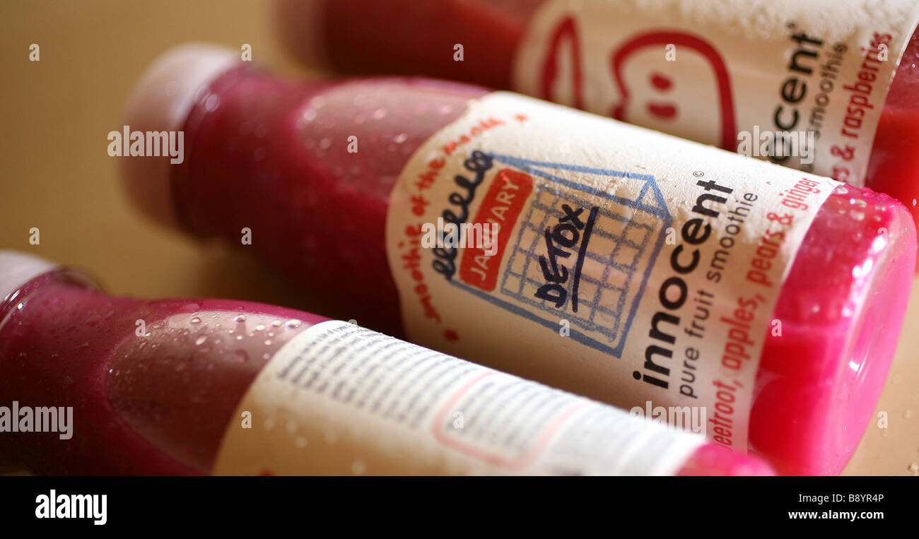 Eine Flasche unschuldige Frucht-smoothie Stockfoto