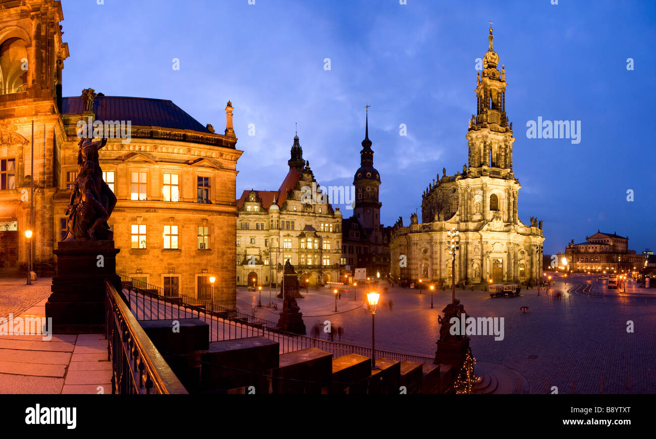 Hofkirche und die Semperoper Opernhaus Dresden Sachsen Deutschland Stockfoto