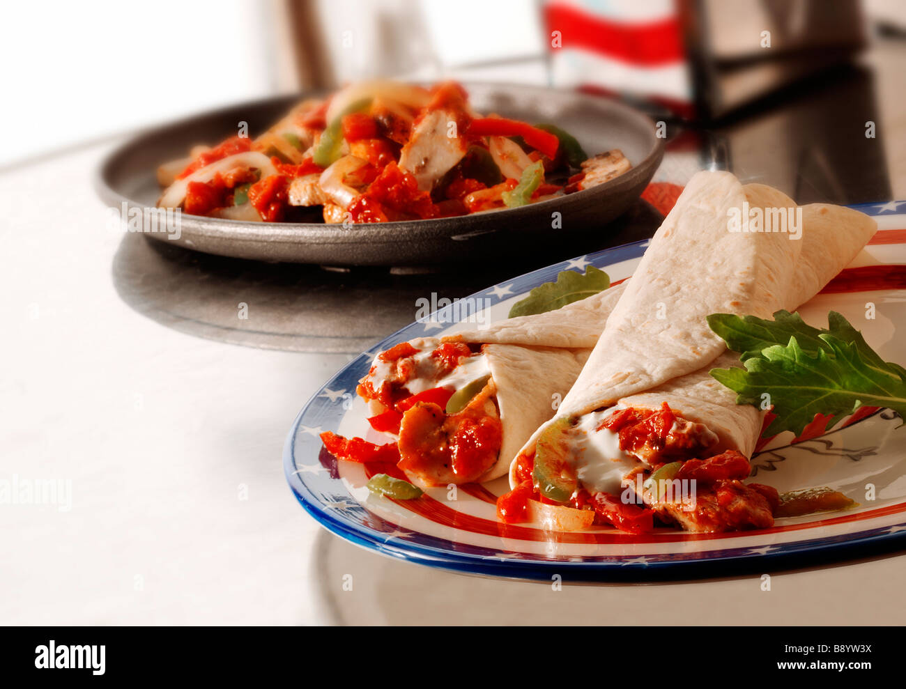 Huhn-Tortillas mit mexikanischen Hähnchenteile Stockfoto