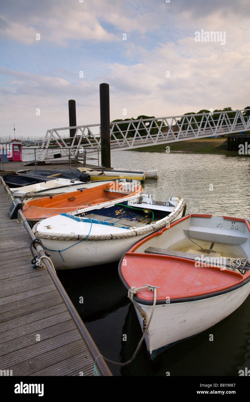 Gefesselt im Hamble Marina Hampshire England Boote Stockfoto