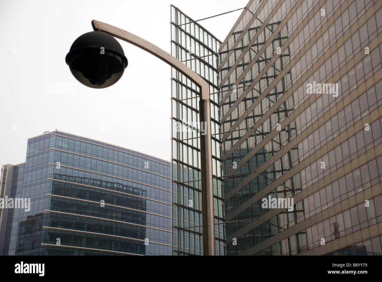 Schuman Brüssel Belgien Sicherheit Kamera-Pod durch Gebäude der Europäischen Kommission Stockfoto